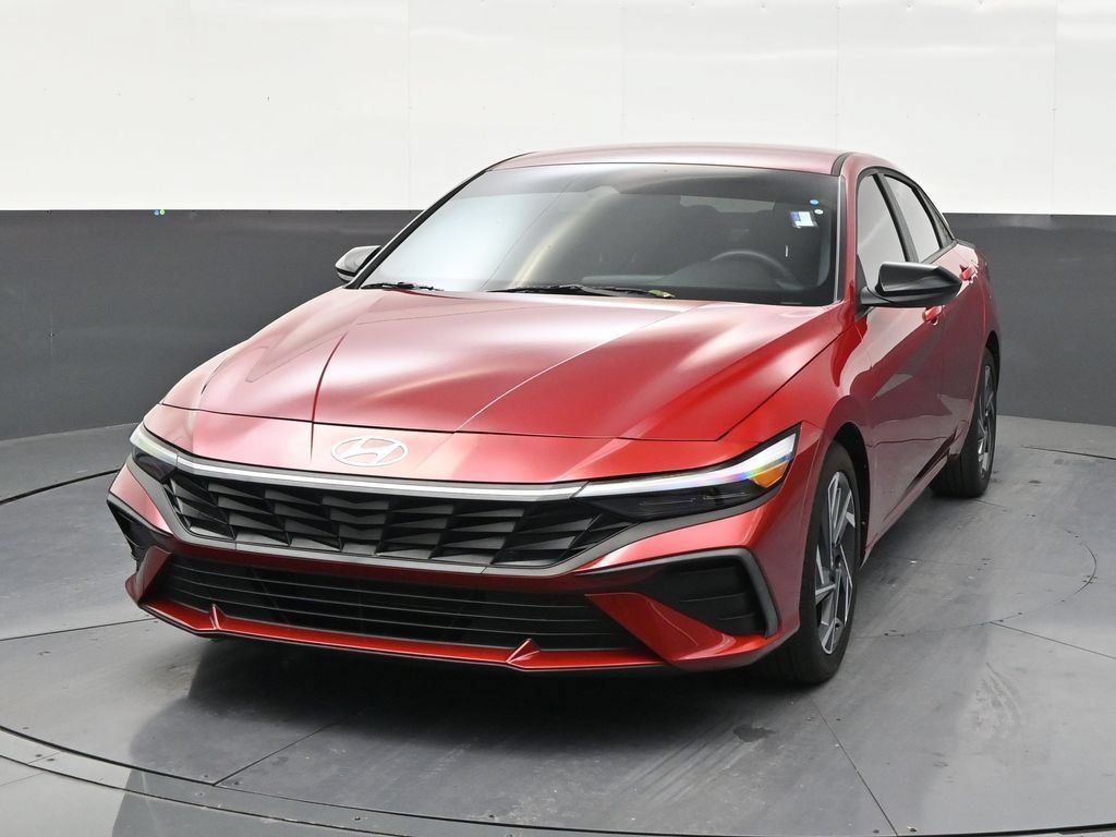 Used 2025 Hyundai Elantra Sport FWD image 8