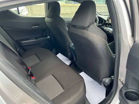 Used 2018 Toyota C-HR XLE FWD image 40