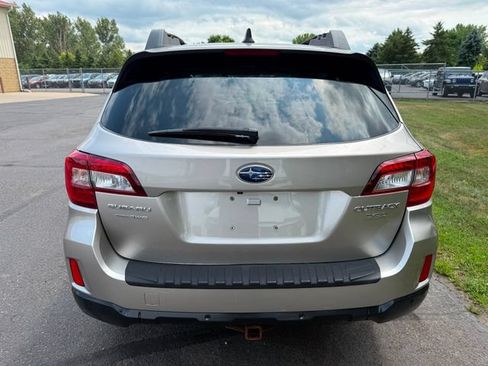 Used 2017 Subaru Outback 3.6R Limited AWD/4WD image 2