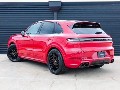 New 2025 Porsche Cayenne GTS image 3