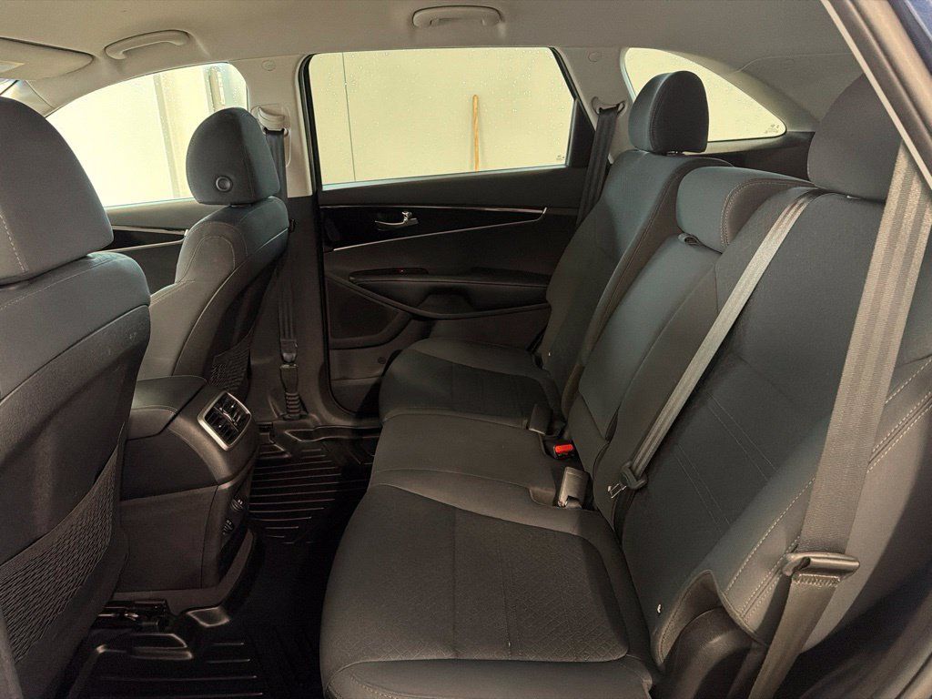Used 2019 Kia Sorento AWD w/ LX Convenience Package image 21