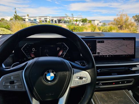 Used 2025 BMW X7 xDrive40i w/ Premium Package AWD/4WD image 55