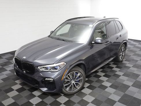 Used 2019 BMW X5 xDrive50i w/ M Sport Package AWD/4WD image 2