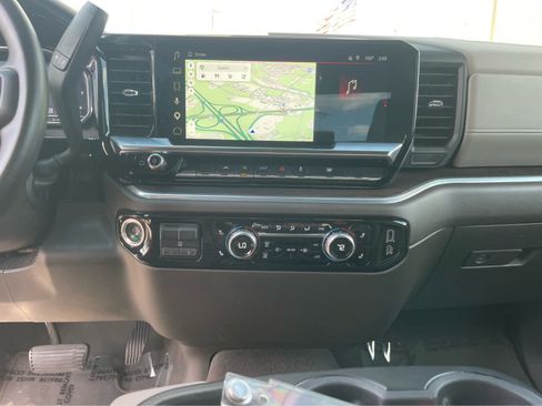 Used 2025 GMC Sierra 1500 SLT AWD/4WD image 16