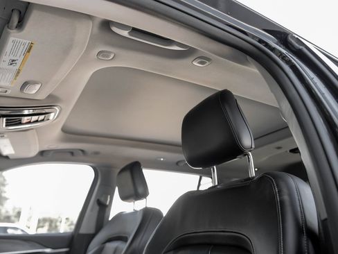 Used 2022 Jeep Grand Cherokee L Limited image 9