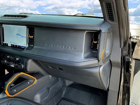 Used 2024 Ford Bronco Badlands image 28