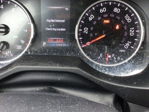 Used 2021 Toyota RAV4 XLE image 9