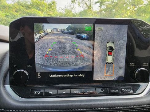 Used 2023 Nissan Rogue SL w/ SL Premium Package image 18