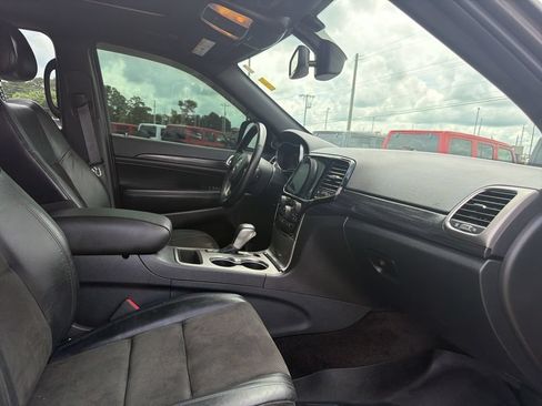Used 2019 Jeep Grand Cherokee Altitude RWD image 24