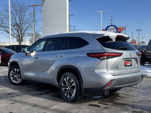 Used 2022 Toyota Highlander XLE image 17