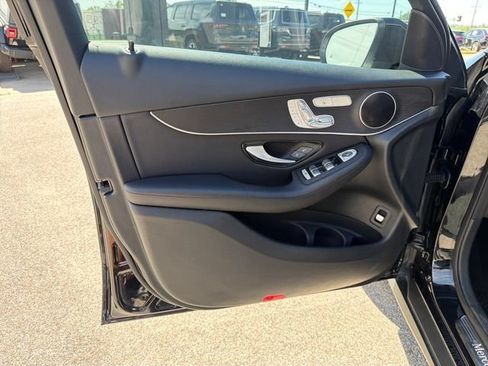 Used 2021 Mercedes-Benz GLC 300 w/ Premium Package image 24