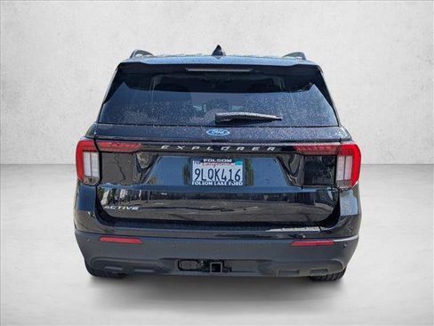Used 2025 Ford Explorer Active RWD image 7