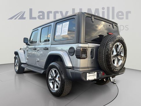 Used 2020 Jeep Wrangler Unlimited Sahara AWD/4WD image 3