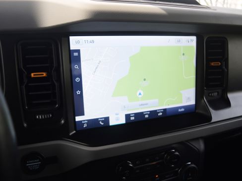 Used 2022 Ford Bronco Badlands image 9