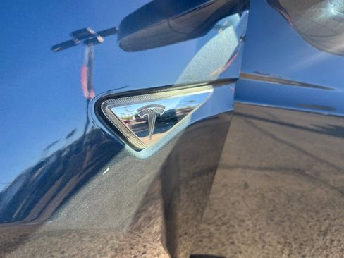 Used 2016 Tesla Model X image 22