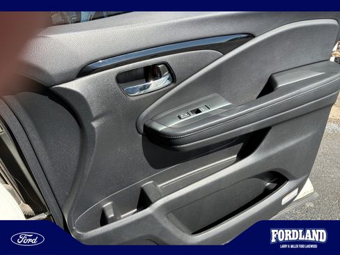 Used 2019 Honda Pilot Elite image 16