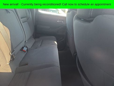 Used 2022 Nissan Frontier SV AWD/4WD image 9