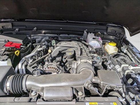 Used 2024 Jeep Wrangler Unlimited Rubicon w/ Technology Group image 16