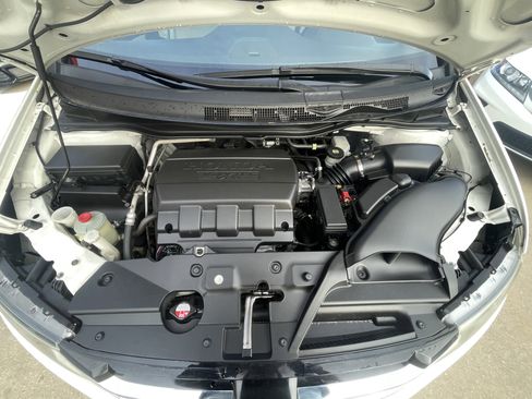 Used 2015 Honda Odyssey LX image 8