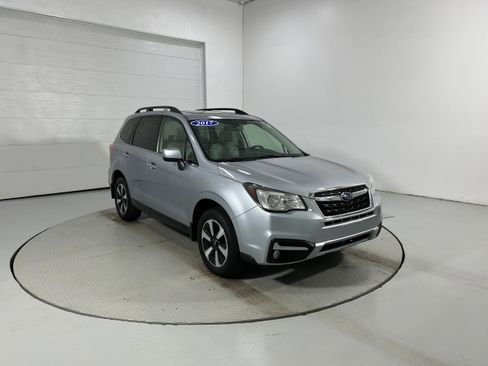 Used 2017 Subaru Forester 2.5i Limited AWD/4WD image 2