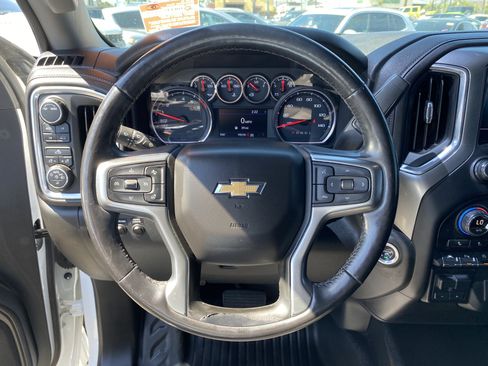 Used 2020 Chevrolet Silverado 1500 LT w/ Convenience Package AWD/4WD image 14