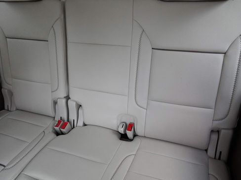 Used 2023 GMC Yukon Denali w/ Advanced Technology Package AWD/4WD image 40