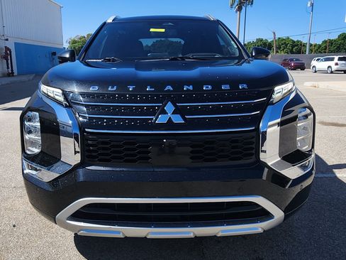 Used 2022 Mitsubishi Outlander SEL FWD image 2