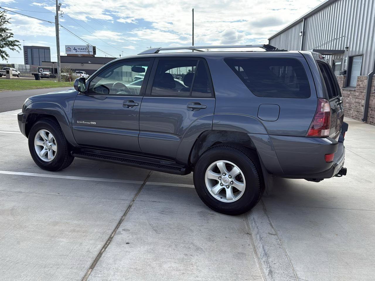 Used 2005 Toyota 4Runner SR5 AWD/4WD image 15