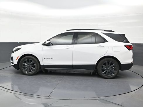 Used 2024 Chevrolet Equinox RS FWD image 2