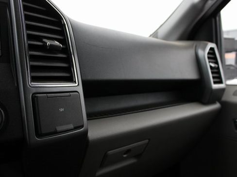 Used 2017 Ford F150 XLT image 6