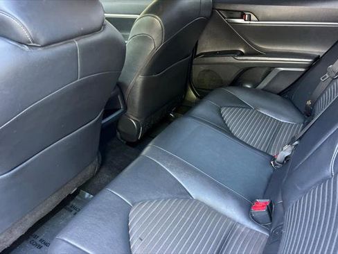 Certified 2018 Toyota Camry SE w/ Moonroof Package FWD image 4