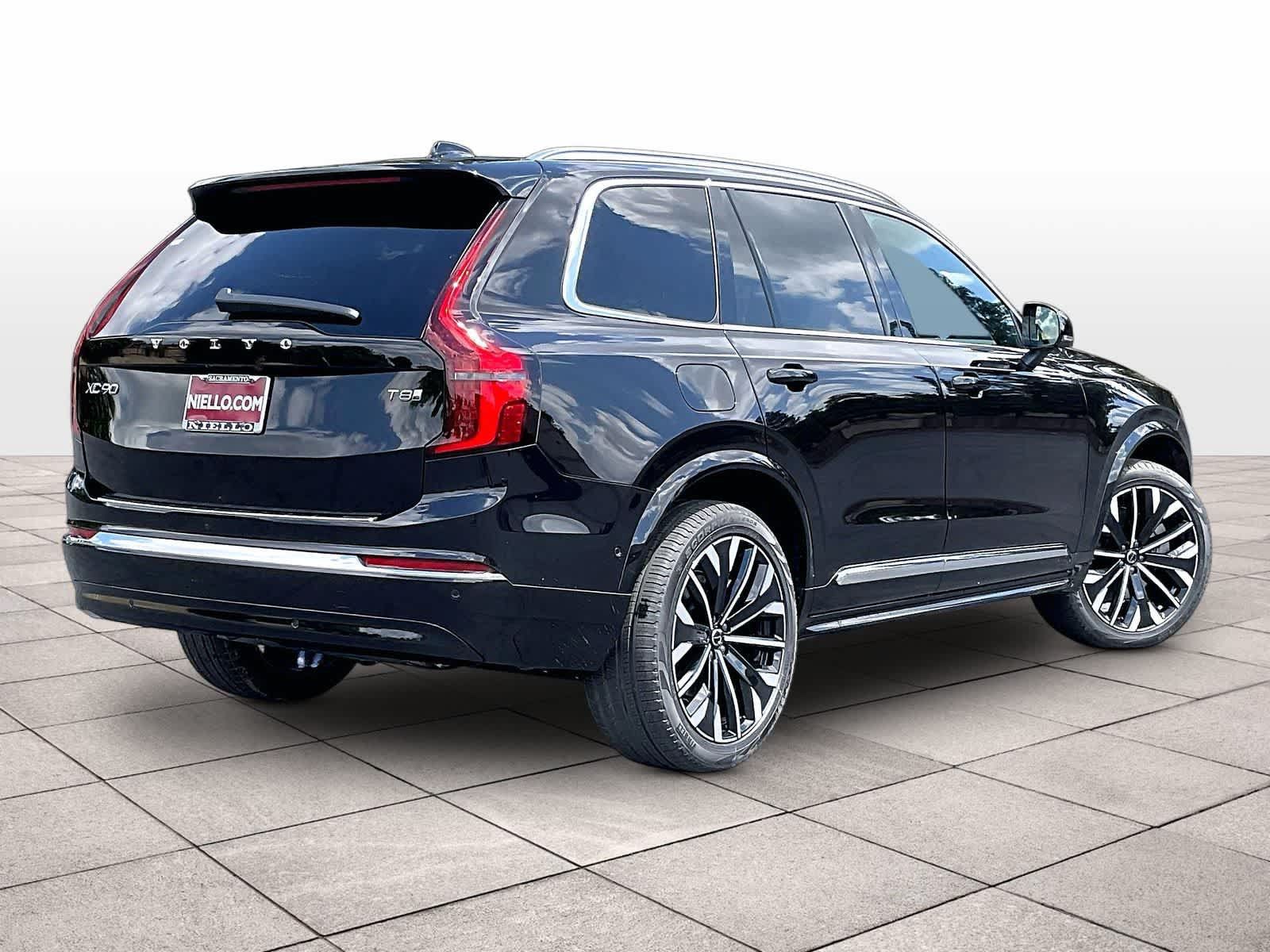 New 2026 Volvo XC90 T8 Plus w/ Protection Package Premier AWD/4WD image 4