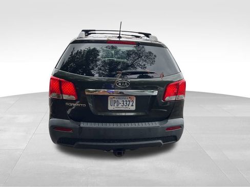 Used 2013 Kia Sorento LX w/ Convenience Pkg image 4