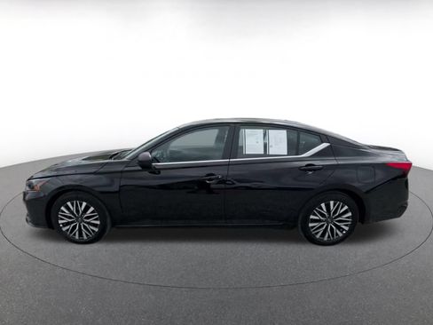 Used 2026 Nissan Altima 2.5 SV FWD image 9