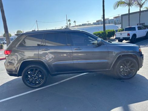 Used 2019 Jeep Grand Cherokee Altitude image 6
