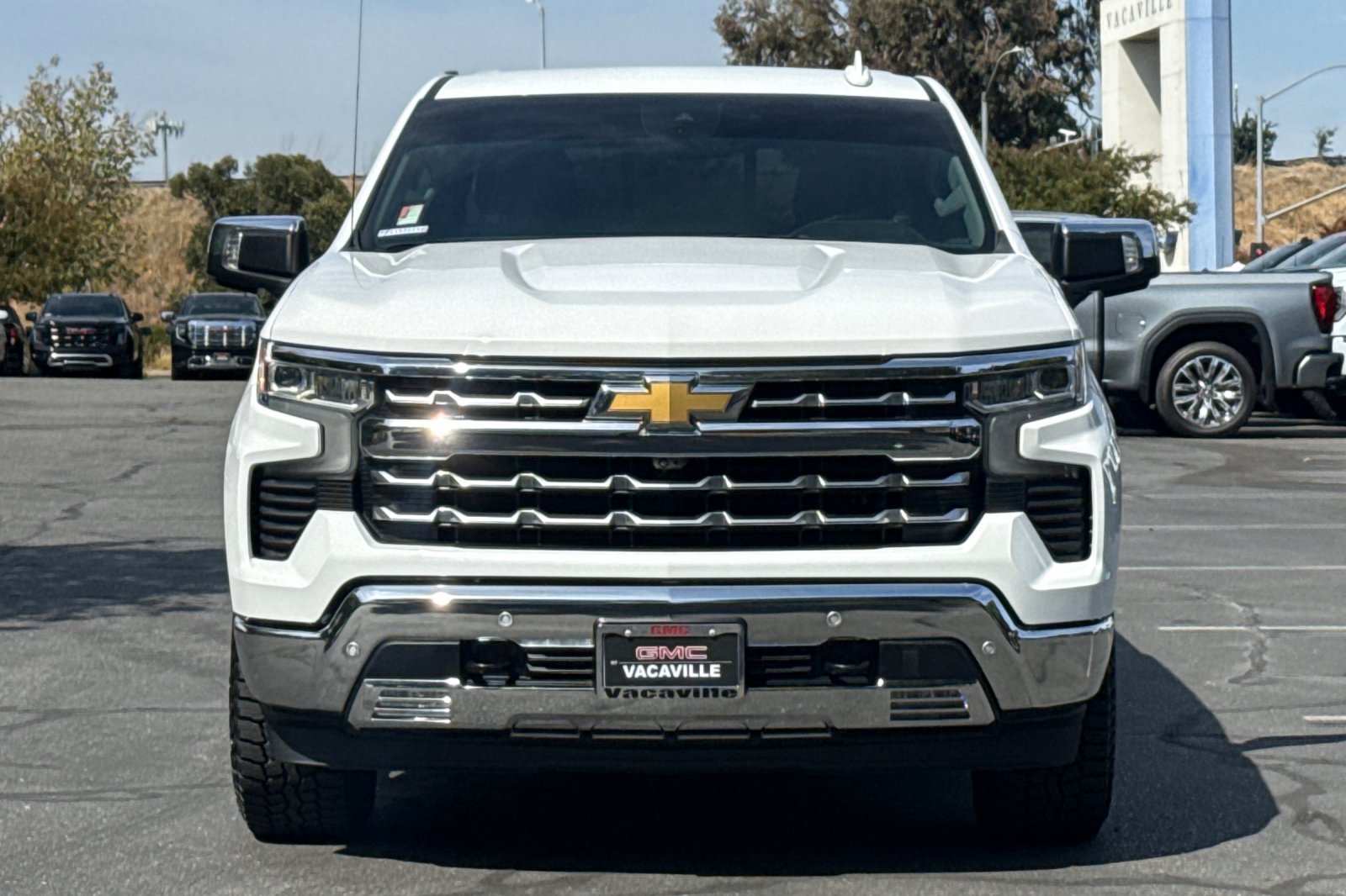 Used 2023 Chevrolet Silverado 1500 LTZ w/ LTZ Convenience Package II AWD/4WD image 10