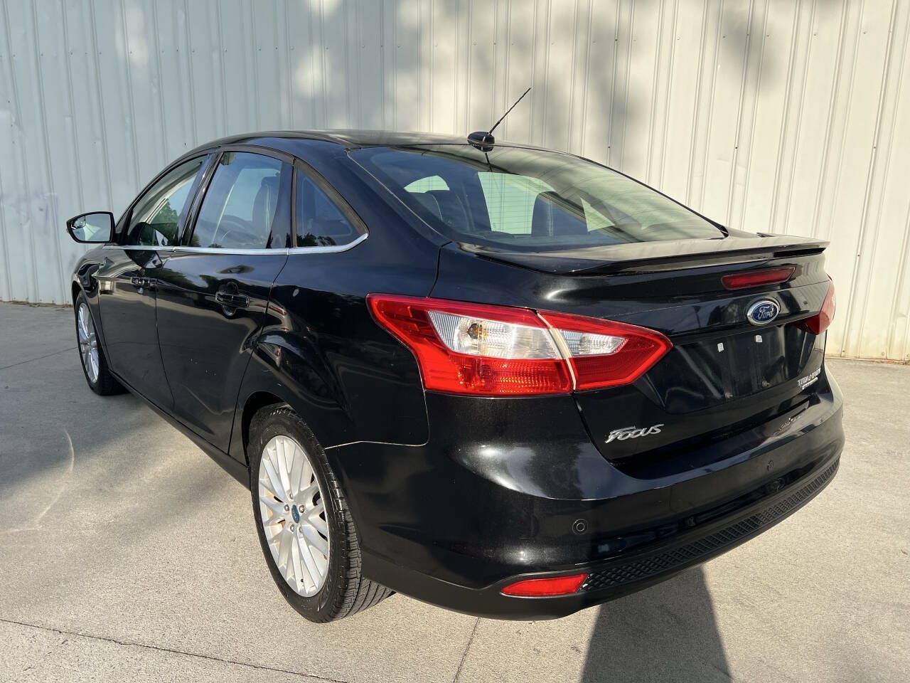 Used 2013 Ford Focus Titanium FWD image 5