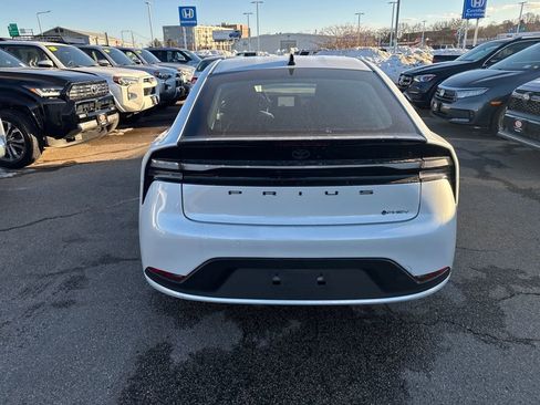 New 2026 Toyota Prius Plug-In Hybrid FWD image 6