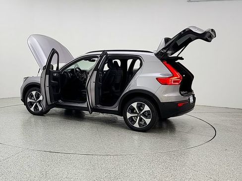 New 2026 Volvo XC40 B5 Plus w/ Climate Package AWD/4WD image 12