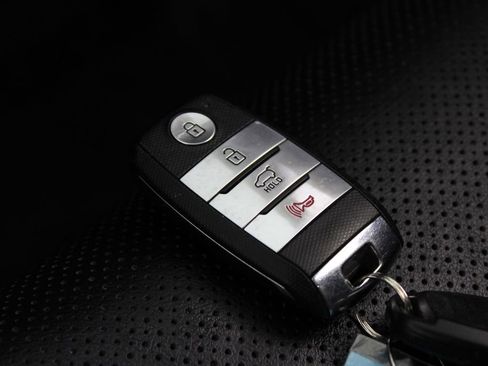 Used 2017 Kia Sportage SX image 30