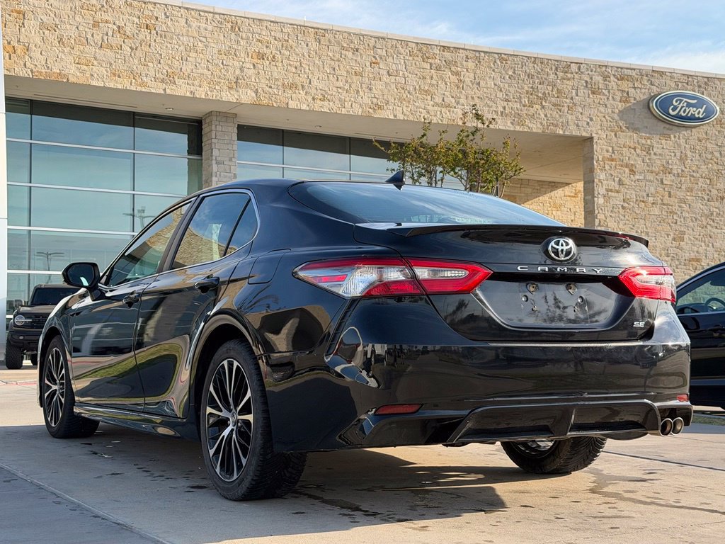 Used 2019 Toyota Camry SE FWD image 11