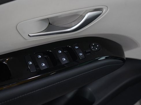 Used 2024 Hyundai Tucson Limited image 19