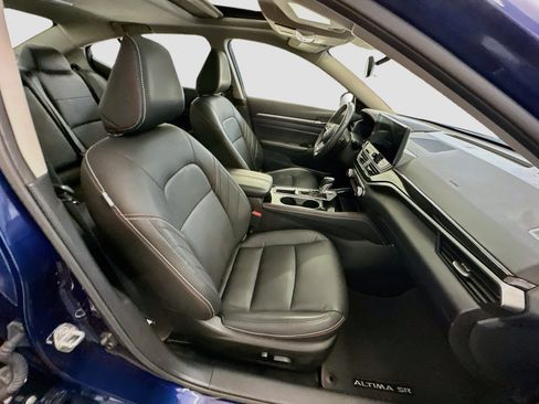 Used 2024 Nissan Altima 2.5 SR w/ SR Premium Package FWD image 33