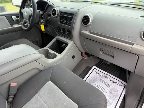 Used 2004 Ford Expedition XLT RWD image 13