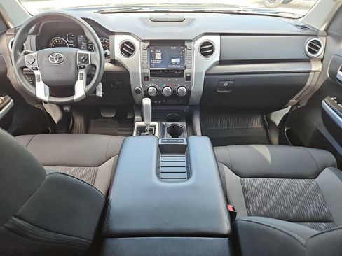 Used 2021 Toyota Tundra SR5 w/ SR5 Upgrade Package AWD/4WD image 15