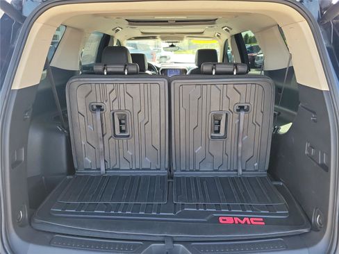 Used 2023 GMC Acadia Denali w/ Black Diamond Edition FWD image 9