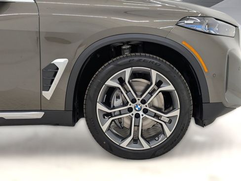 New 2026 BMW X5 xDrive40i w/ Premium Package AWD/4WD image 12