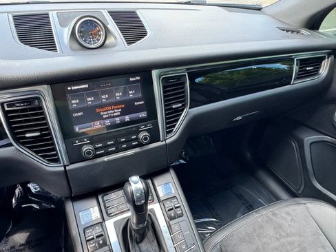 Used 2018 Porsche Macan Sport Edition AWD/4WD image 35