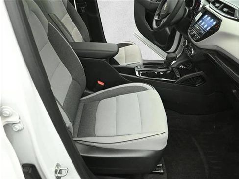 Used 2021 Chevrolet TrailBlazer LT w/ Sun and Liftgate Package FWD image 28