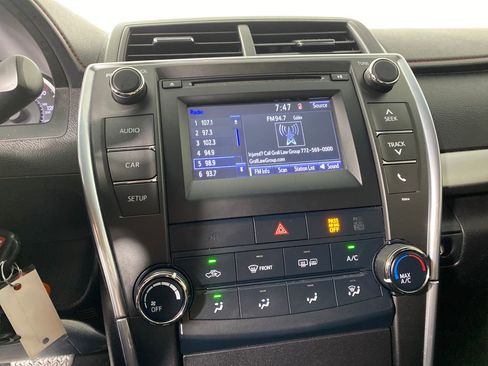 Used 2017 Toyota Camry SE image 21